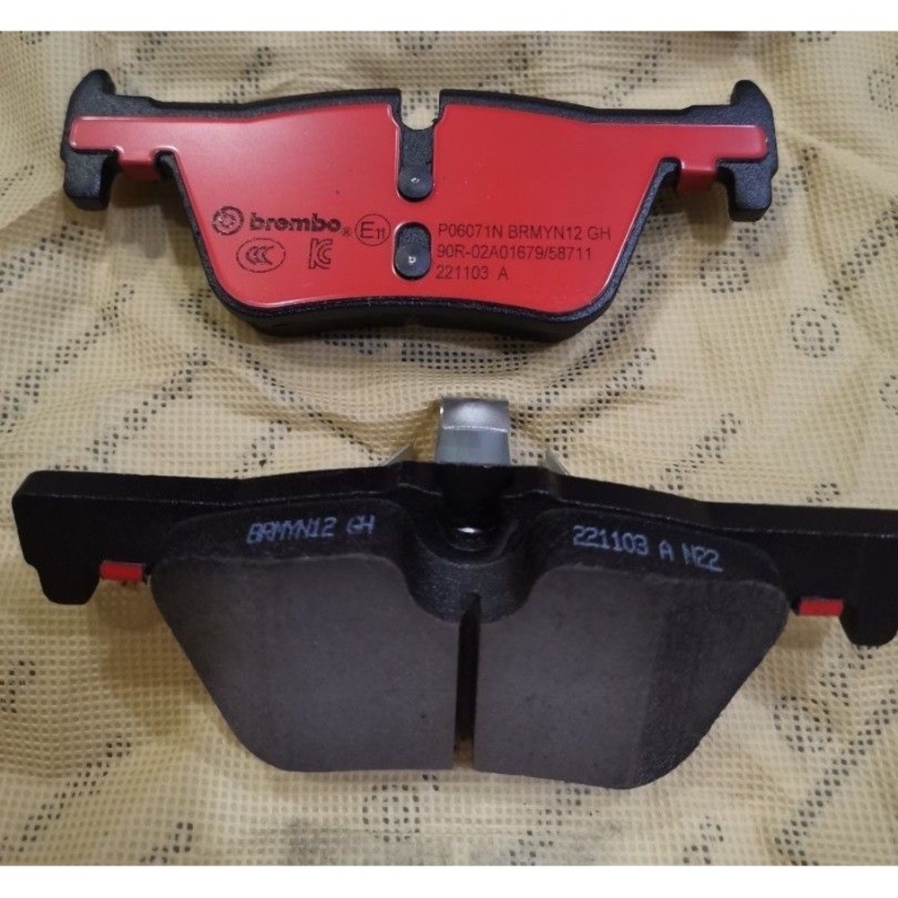 Brembo P06071N Rear Ceramic Disc Brake Pads Kit for 17-21 BMW 230i / 13-18 320i